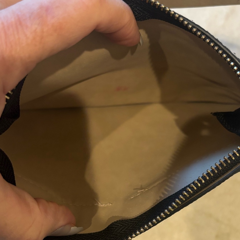 Vince Camuto Black Belt Bag with Dual Pockets - Picture 4 of 6